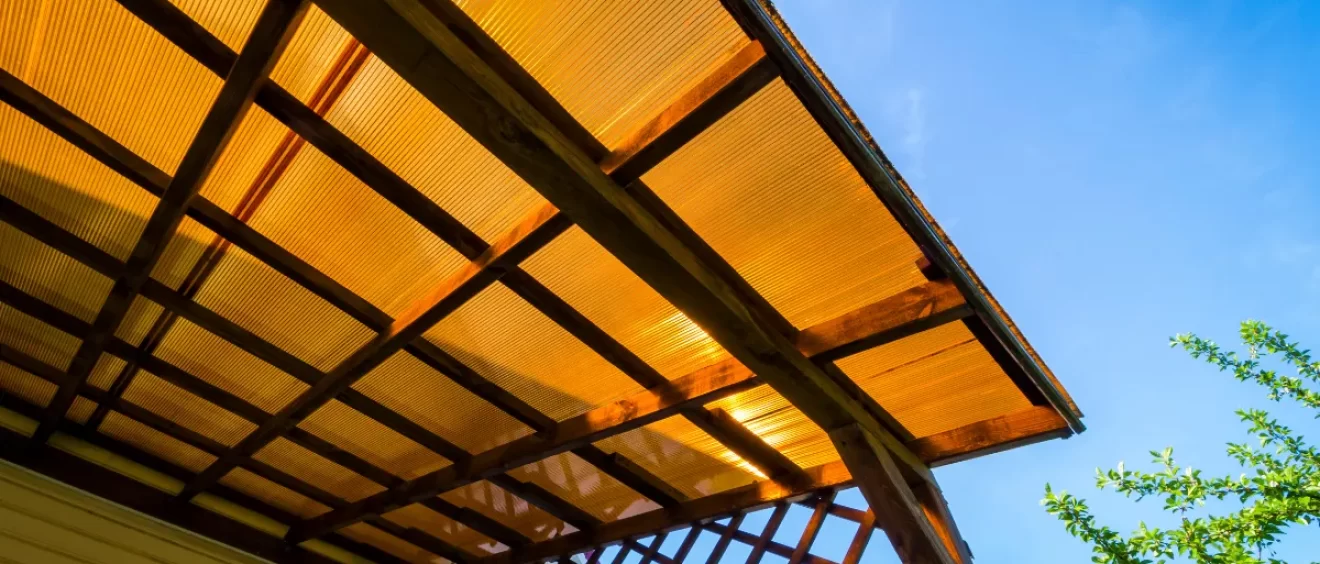 กันสาดโปร่งแสงเลือกวัสดุแบบไหนดี ไม่ร้อน ไม่แสบตา