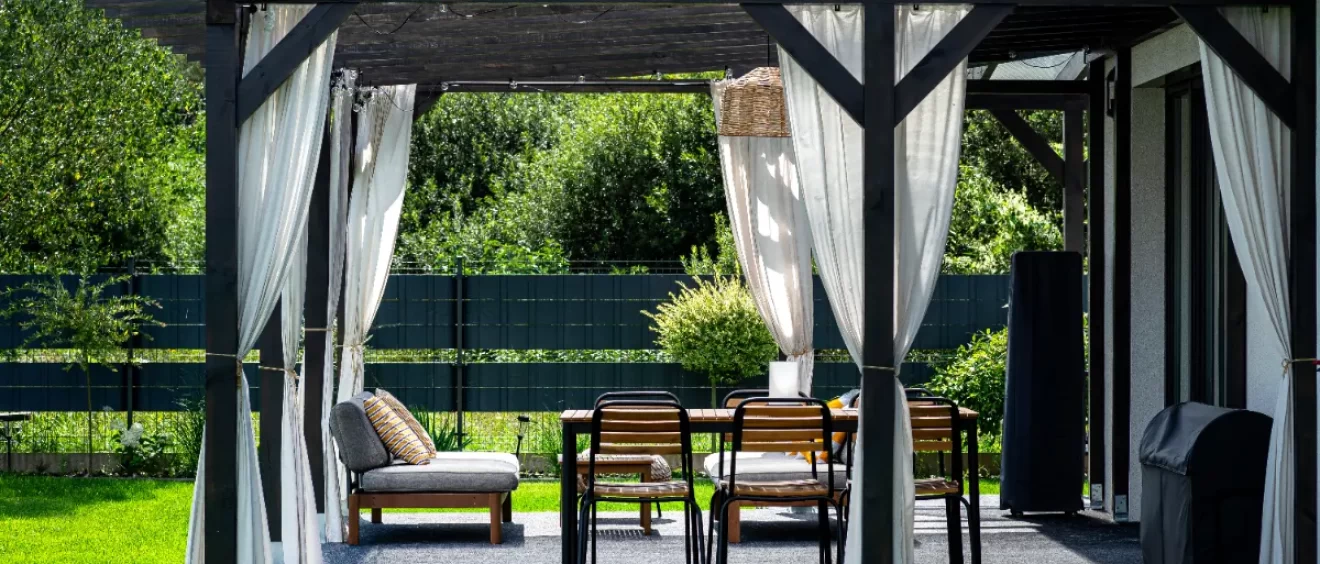 ติดตั้งหลังคาโพลีคาร์บอเนตต้องรู้อะไรบ้าง? ปัญหาที่พบบ่อย